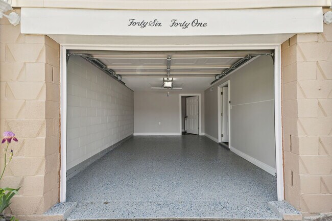 Building Photo - 4641 E 13th Pl