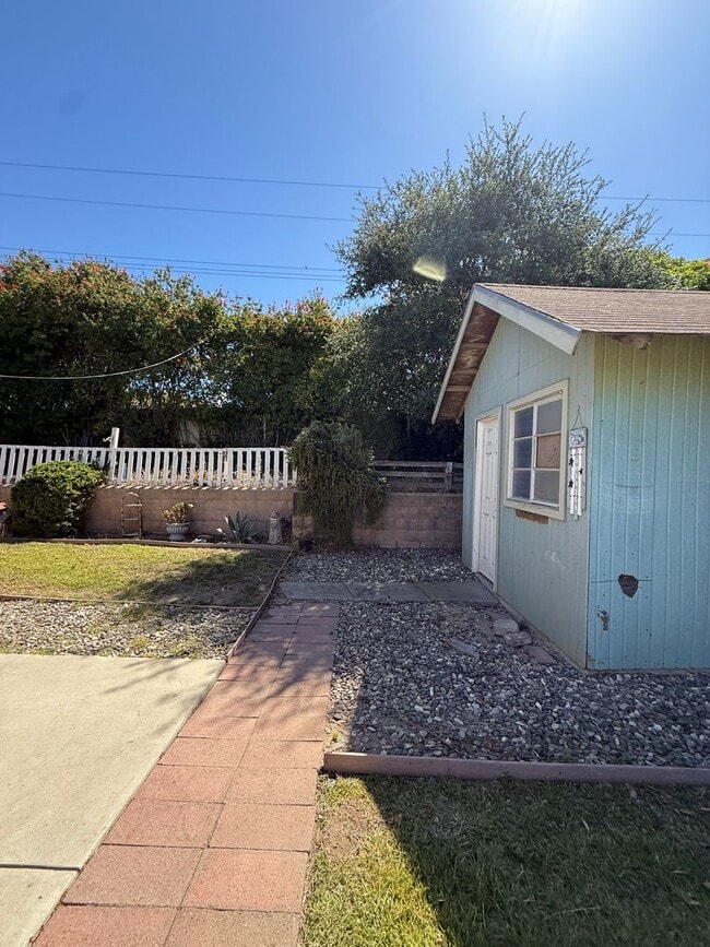 Building Photo - Updated Single Story Home Located in Orcutt with easy access to VSFB/Highway 135