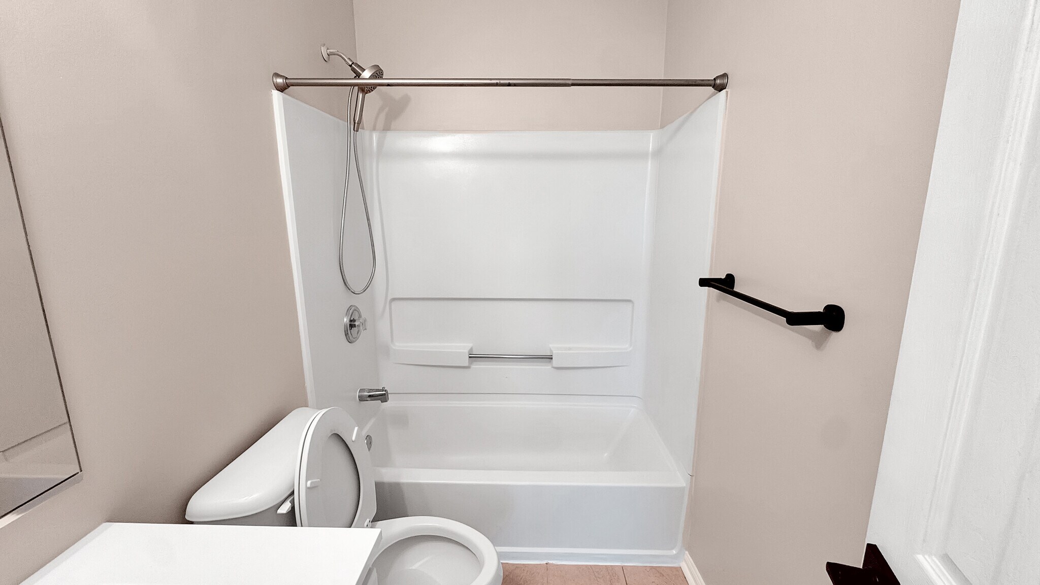 Building Photo - 3389 Hidden Cove Cir