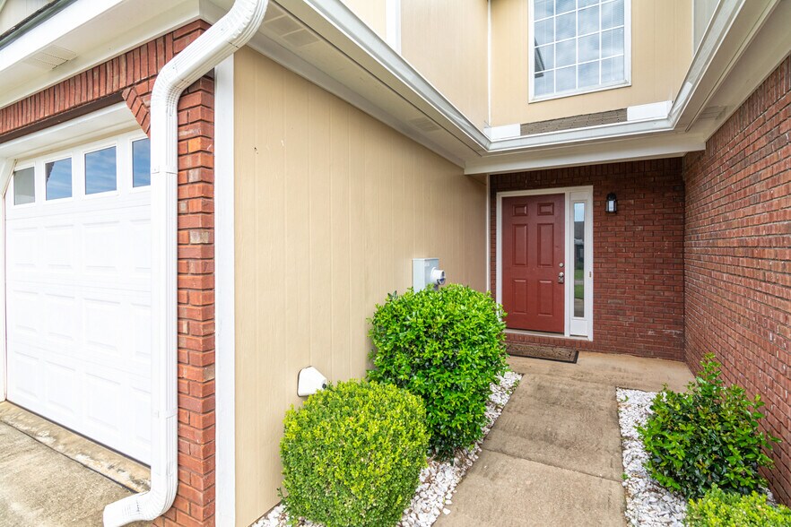 Building Photo - 229 Wakefield Way
