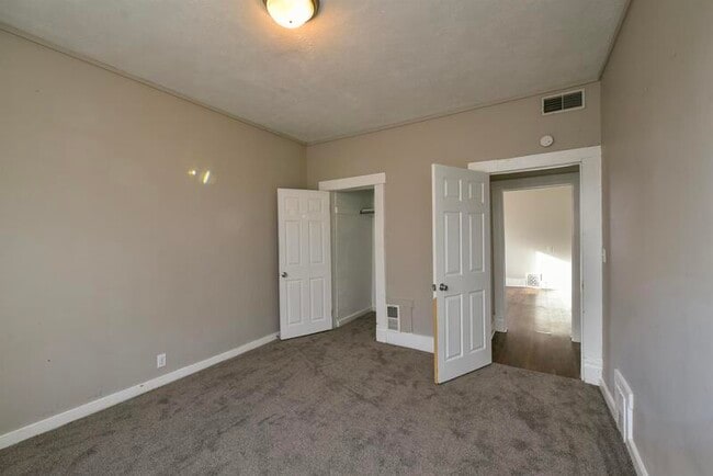 Building Photo - 536 S 30th St