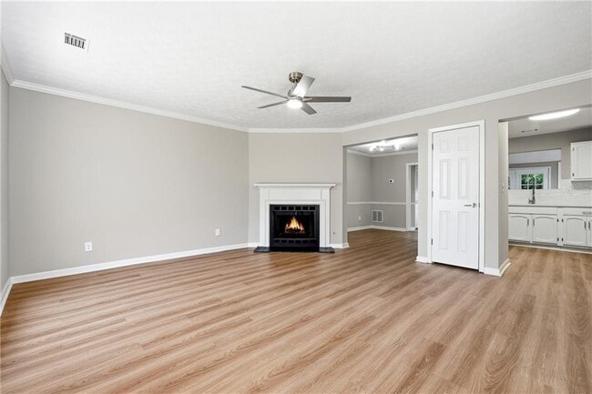 Building Photo - 5651 Wells Cir