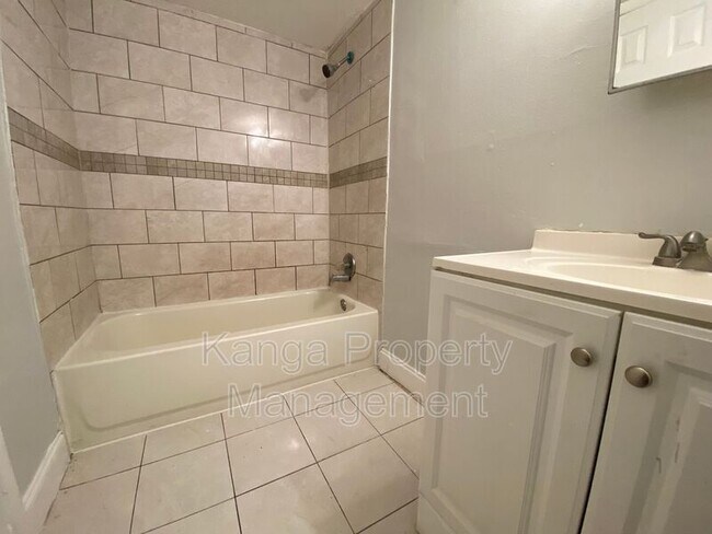 Building Photo - 3204 Louisiana Ave