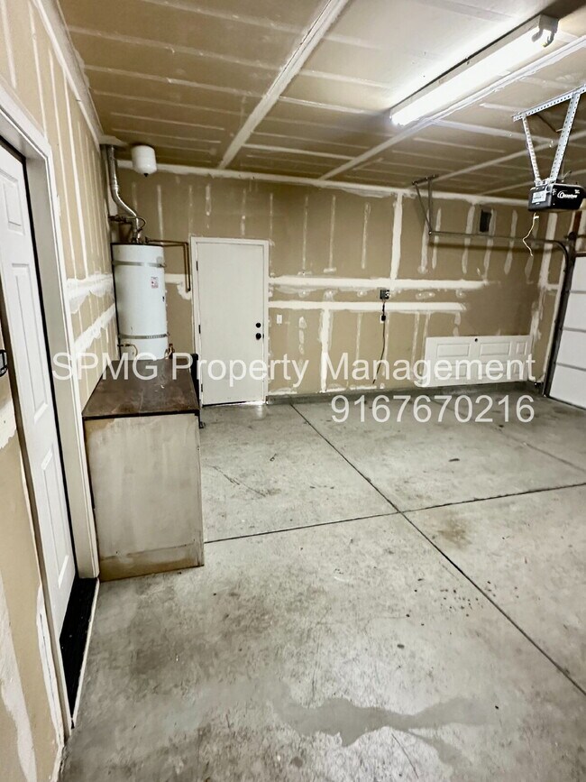 Building Photo - 5755 Bridgecross Dr