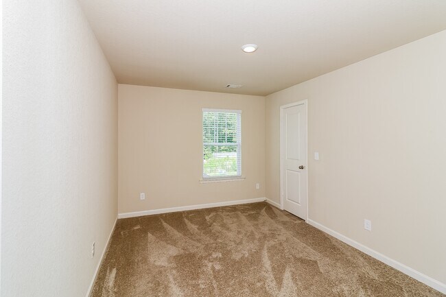 Building Photo - 143 Innis Brk Cir