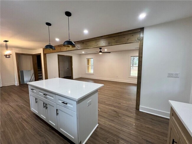 Building Photo - 1938 GA-212