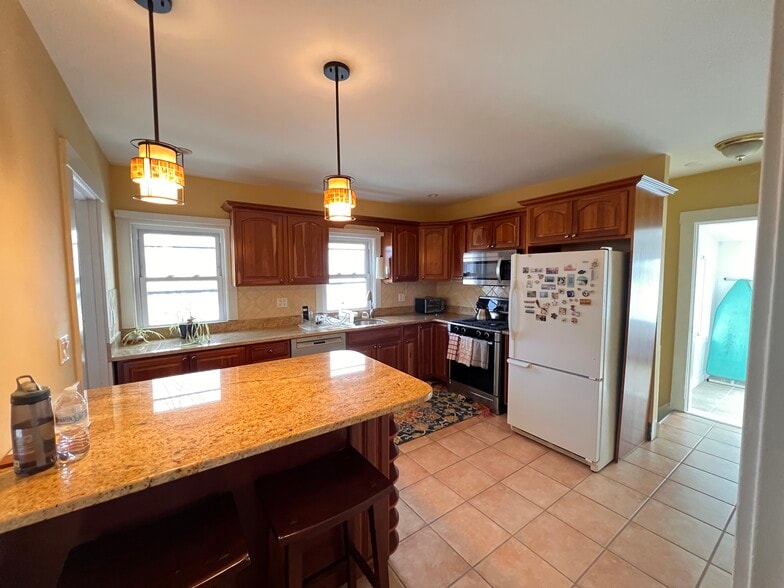 Primary Photo - 311 Waverley Ave