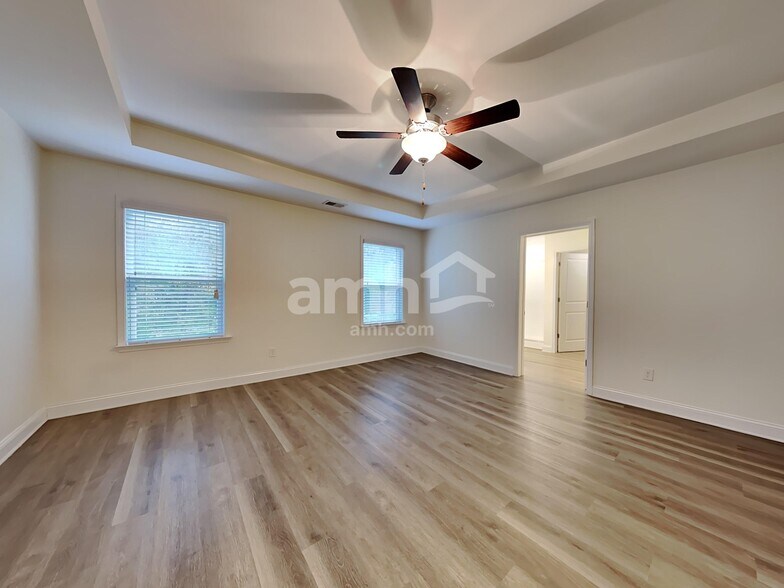 Building Photo - 317 Golf Rd