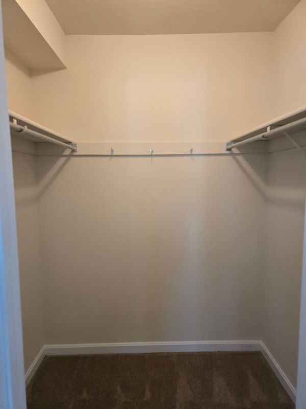 Building Photo - 800 Thomas Ct