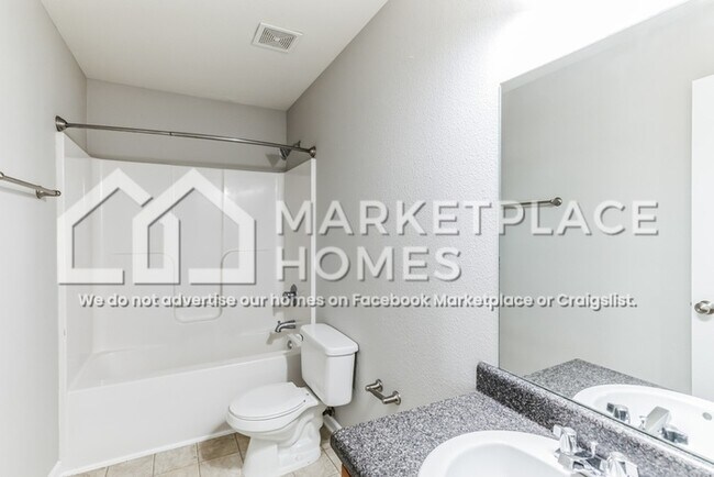 Building Photo - 29946 Glenrose Way