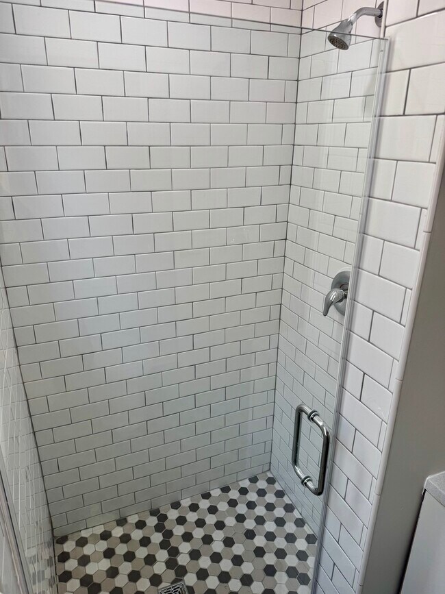 Building Photo - 3712 W Belmont Ave