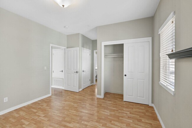 Building Photo - 225 Valley Oak Dr