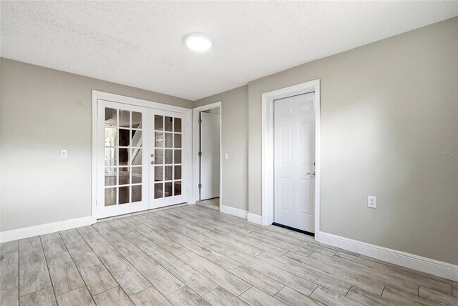 Building Photo - 11729 Wesson Cir E