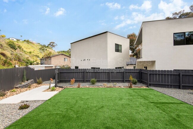 Building Photo - 1710 Hanford Dr