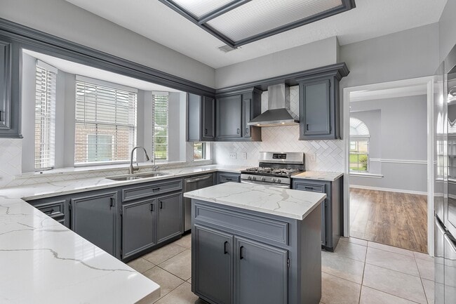 Building Photo - 5622 Woodland Creek Dr