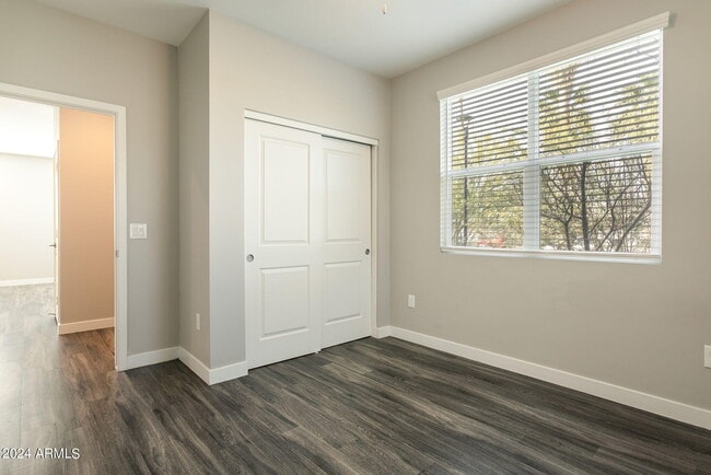 Building Photo - 2245 N Dayton St