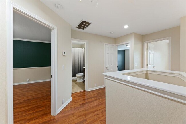 Building Photo - 816 Rusk Rd