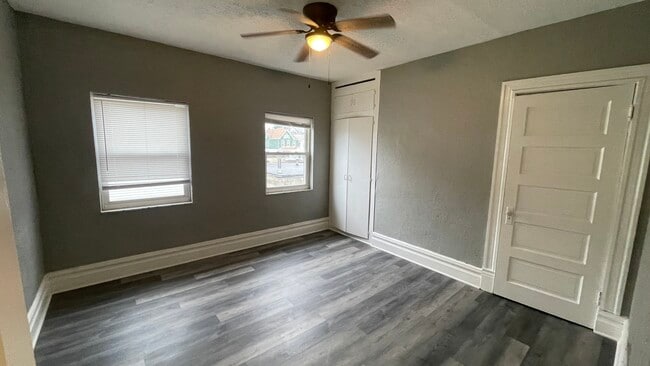 Building Photo - 2311 Grandview Ave