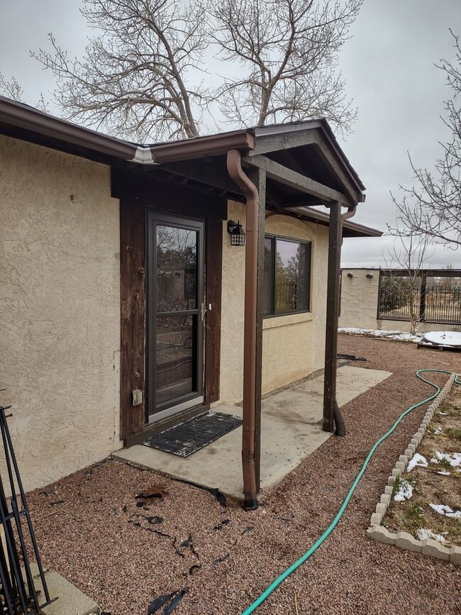 Building Photo - Ranch style home on 7 acres