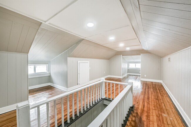 Building Photo - 2606 Oakdale St