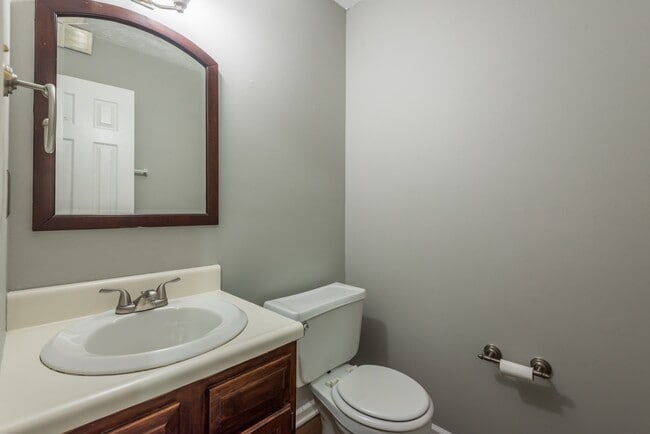 Building Photo - 420 Shelbyville Rd