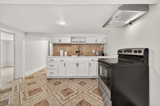 Building Photo - 1814 33rd St