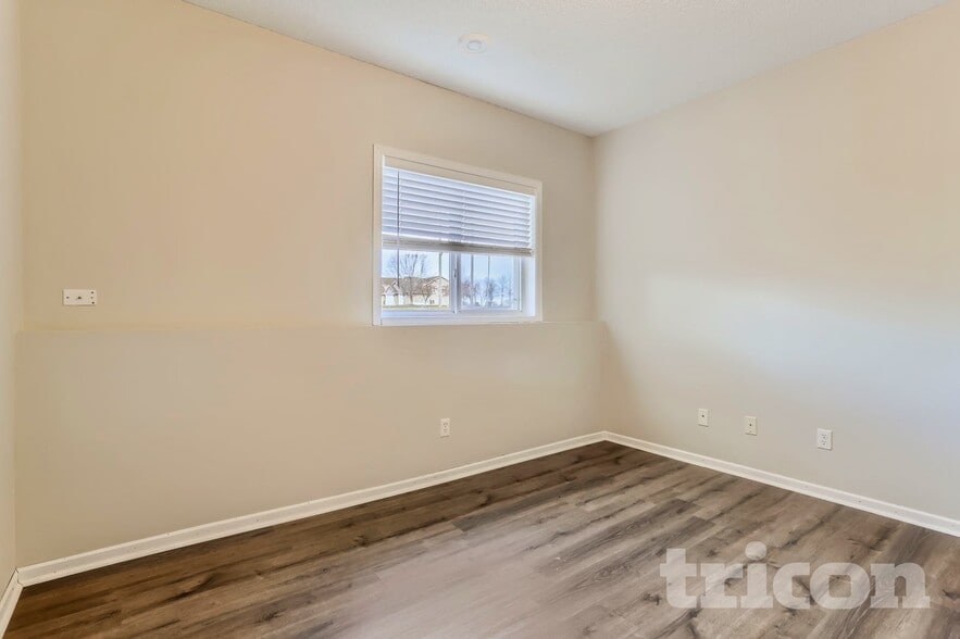 Building Photo - 10065 42nd St NE