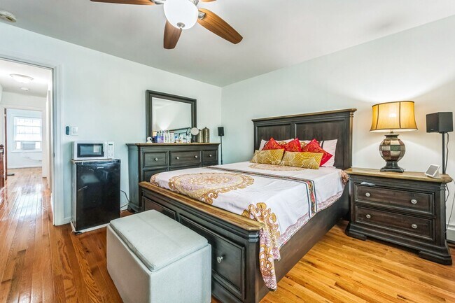 Building Photo - Experience Modern Luxury: Fully Renovated ...