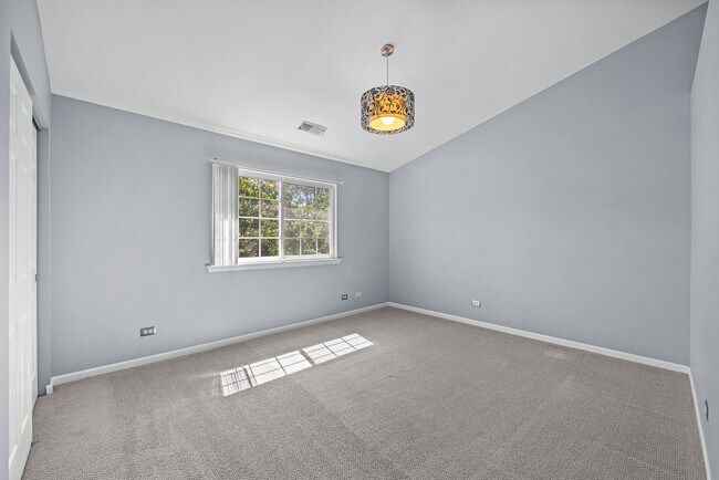Building Photo - 120 Polaris Dr