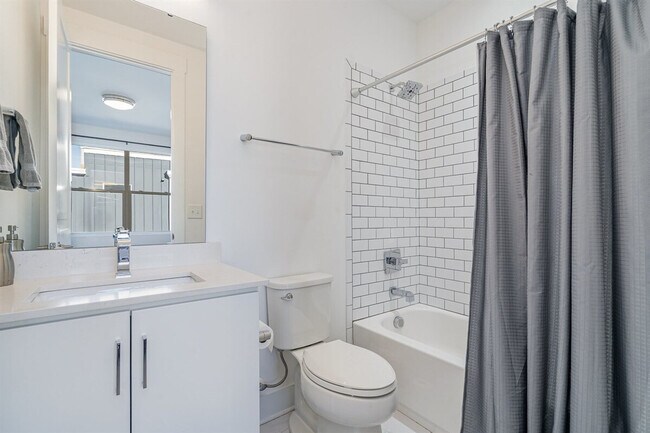 Building Photo - 1659 Duckworth Ave