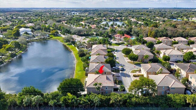 Building Photo - 3544 Lakewood Pl