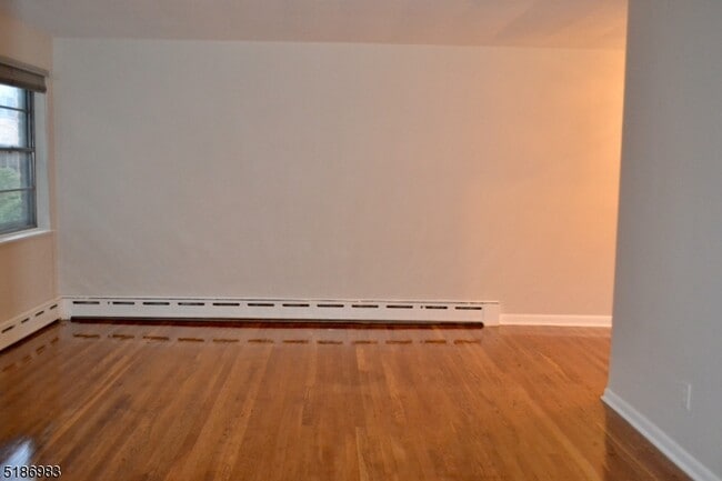 Building Photo - 805 Mountain Ave