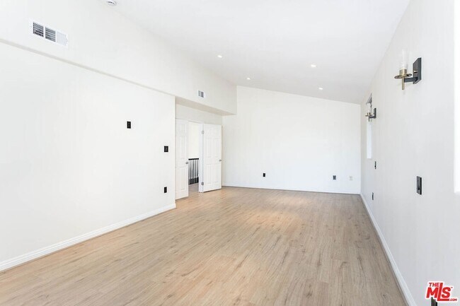 Building Photo - 2914 Castle Heights Ave