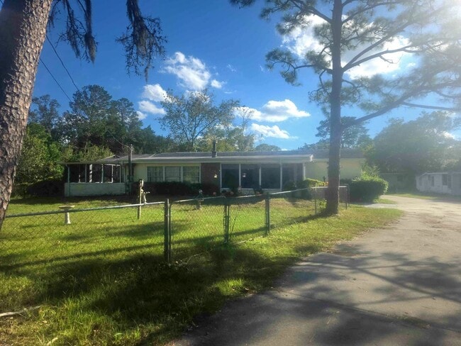 Building Photo - Adorable 1 bedroom one bathroom