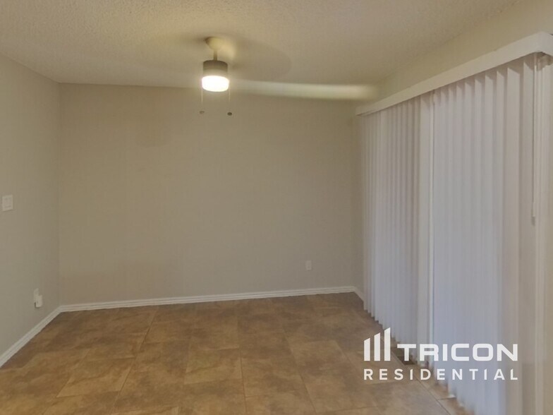 Building Photo - 6725 Defoe Ave
