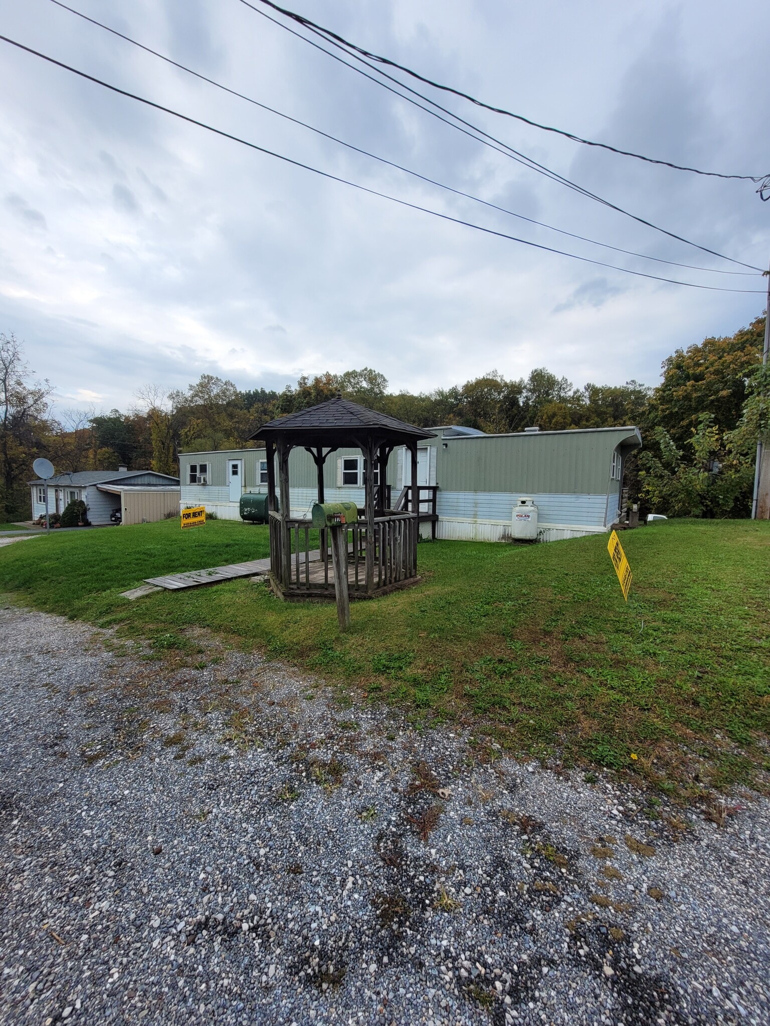 Building Photo - 1100 Pines Rd