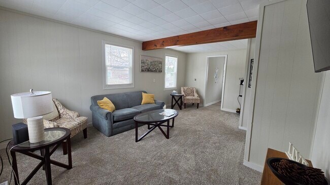 Building Photo - 542 Whitney Ave