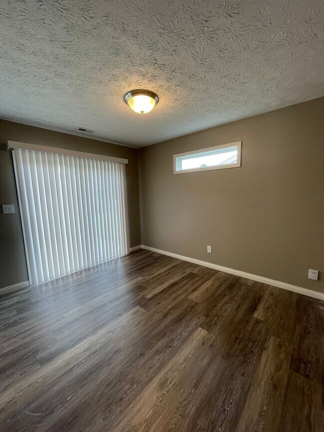 Building Photo - 3950 Austrian Ct