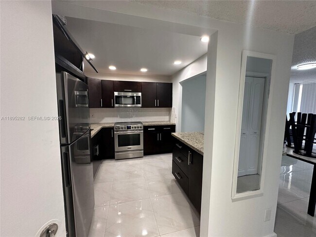 Building Photo - 7051 Environ Blvd