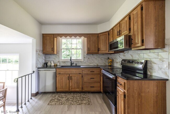 Building Photo - 2445 Olentangy Dr