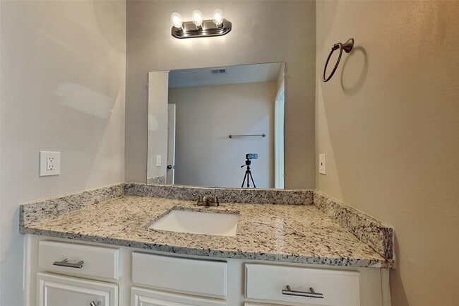 Building Photo - 1810 Telkwa Dr