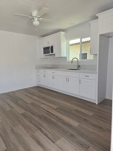 Kitchen Living Area - 53660 Avenida Herrera