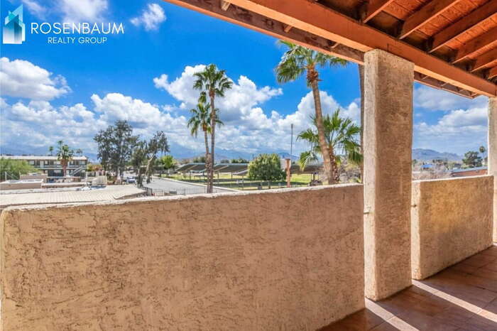 Building Photo - 455 W Kelso St