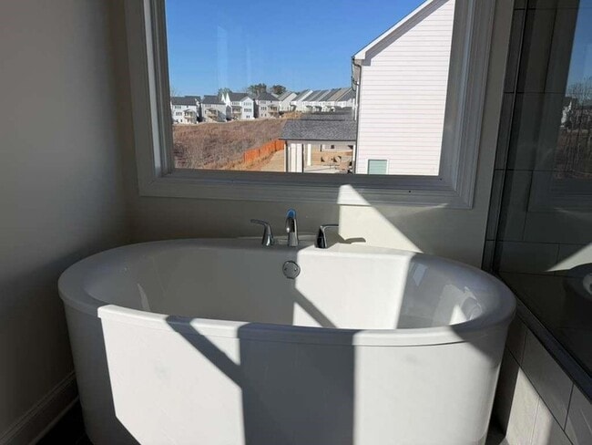 Building Photo - 1122 Winding Br Dr