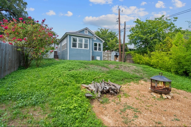 Building Photo - 508 Blanco Rd