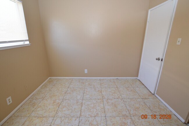 Building Photo - 617 Vincent Way