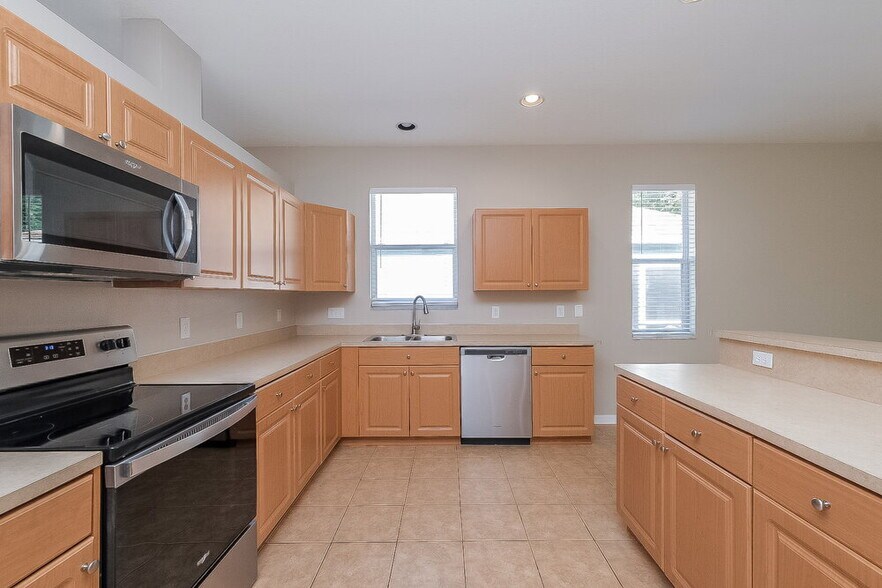 Building Photo - 2520 Deer Forest Dr