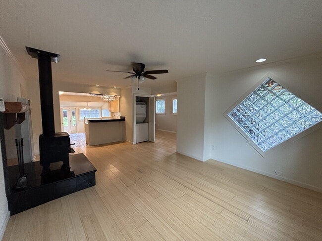 Building Photo - Ideally located 3/2 home in Placerville for rent