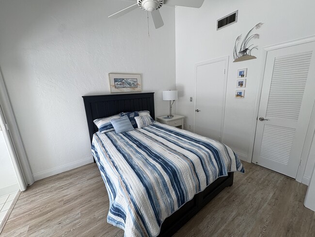 Building Photo - 907 Gibbs Rd