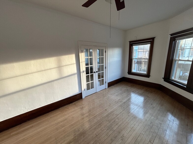 Living Room - 2379 S Howell Ave